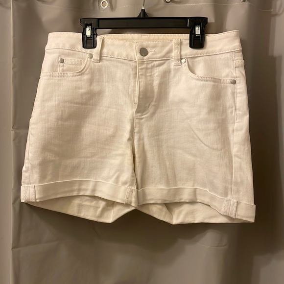 Mid-rise White Denim Short - Picture 1 of 2
